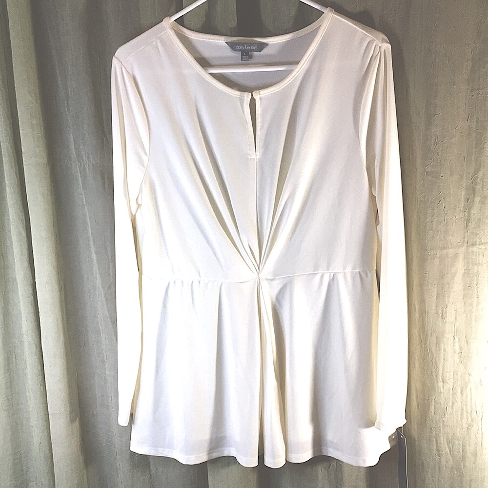 NWT Daisy Fuentes Cream Long Sleeve Keyhole Peplum Neutral Top